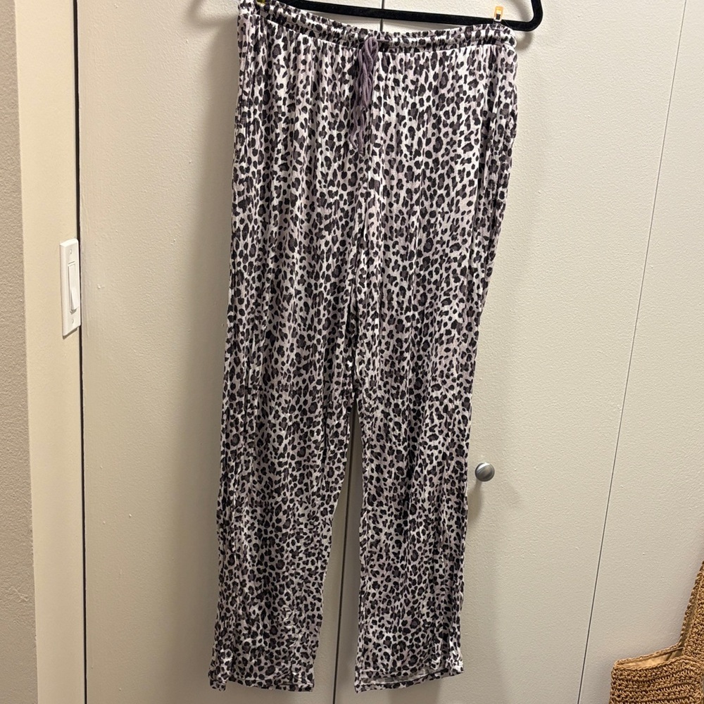 Midnight by Carole Hochman Leopard Print Pajama Pants Size M
